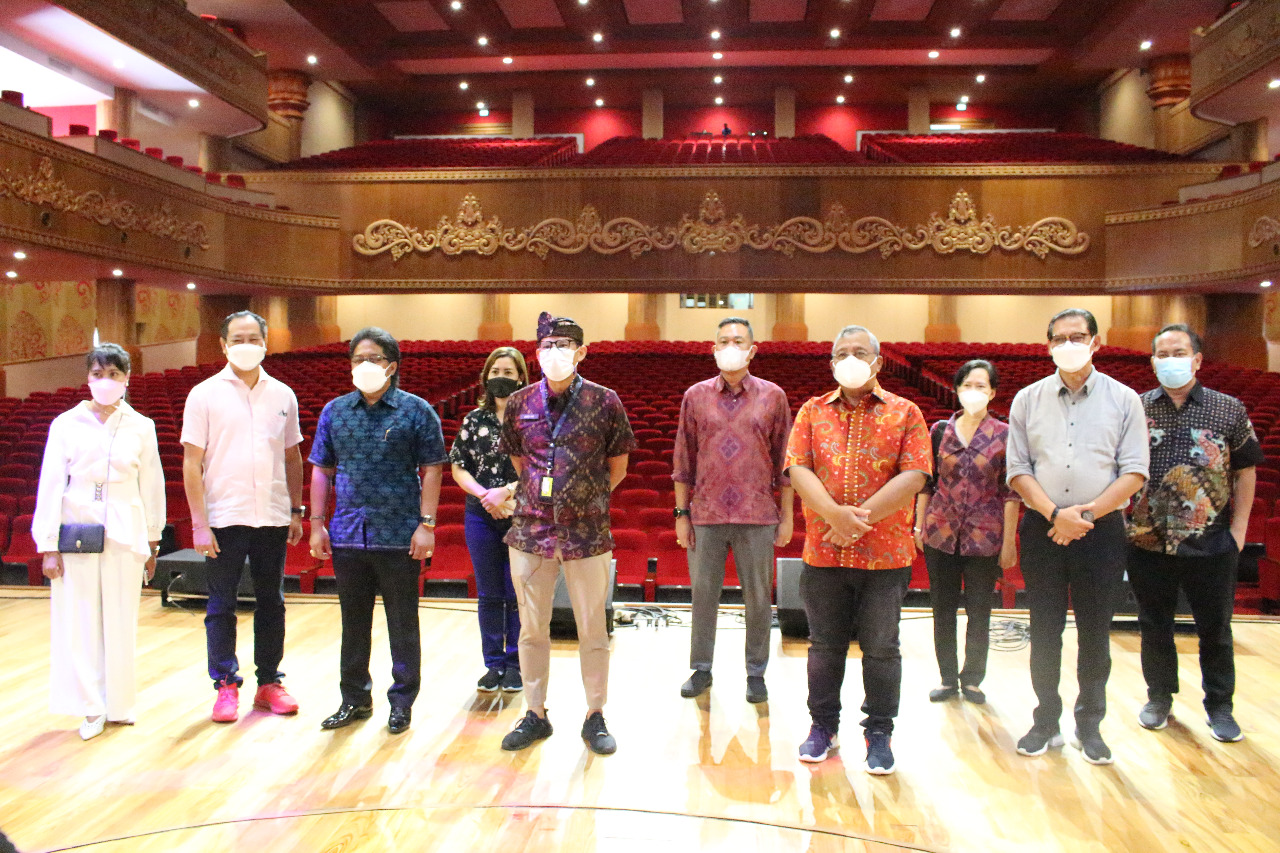 Menteri Pariwisata dan Ekonomi Kreatif  Mengunjungi Fasilitas Penunjang Industri Kreatif di Kabupaten Badung